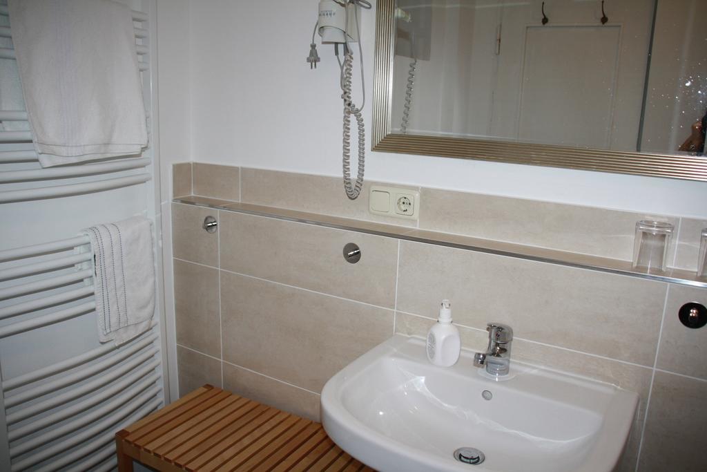 Gaestehaus Nicole Garmisch-Partenkirchen Quarto foto
